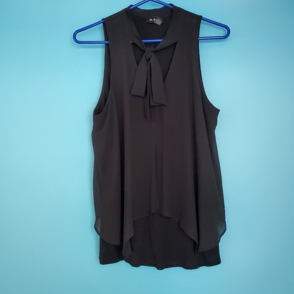 A. Byer Size Medium Black Sleeveless Blouse - Picture 1 of 4